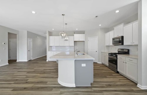 Wake Forest Casa | CUSTOM VILLA: MASTER ON 1ST FLOOR.