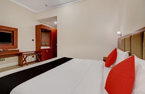 Perumbavoor Hotel | Super OYO Capital O Kizhakkambalam