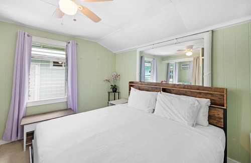 McCully - Moiliili Casa | Cozy 1BR/1BA Hawaiian Hideaway - Ideal for Couples, Near Top Attractions