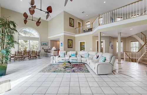 Sugarloaf Key Casa | Dog-friendly oceanfront house with pool & beach access - short drive to Key West