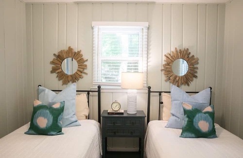 Muskegon Casa | Cottage Retreat Scenic Drive Resort 3