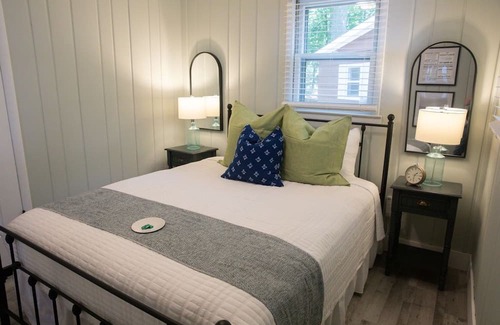 Muskegon Casa | Cottage Retreat Scenic Drive Resort 3