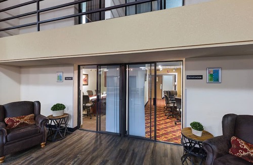 Casper Casa | Free Airport Shuttle! 3 Units in Great Location Near Downtown, Swimming Pool!