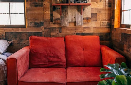 Holladay Cabina | Cozy Tiny Cabin Getaway w/ Views
