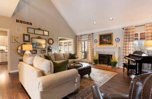Buechel Casa | Welcome PGA Guests! Luxurious, Clean & Comfy! Playground for the kids, firepit