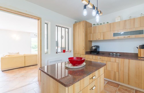 Montjustin Casa | La Bergerie Montjustin gîte with view of the hills, private swimming pool