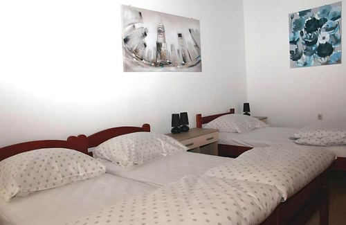 Grad Apartamento | Sunny Rooms and Suites