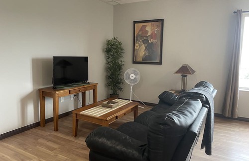 Lloydminster Apartamento | Move in Ready 1 Bedroom and Den with sleeping accomodation Apartment for 2