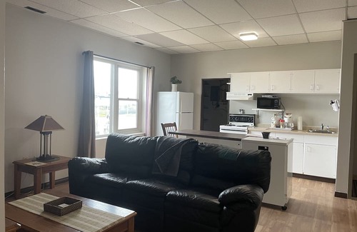 Lloydminster Apartamento | Move in Ready 1 Bedroom and Den with sleeping accomodation Apartment for 2