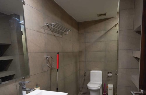 Dangkao Apartamento | Skyline 2 BD Retreat at Phnom Penh w/ Pool & Gym