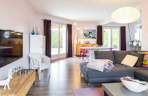 Corbas Villa | Grande Maison Parme à 15 mn de Lyon Centre /idéale Pour des Vacances en Famille