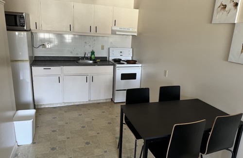 Whyte ave Apartamento | Perfect Home on Whyte Ave