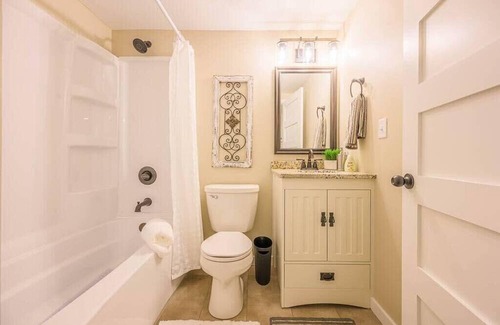 Ledgeview Casa | -Ledgeview Luxury - Sleeps 11