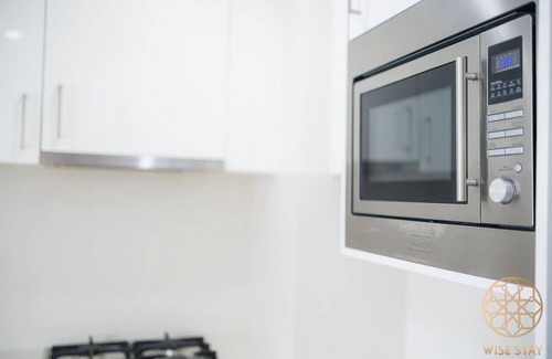 Burwood Apartamento | Steps to Train&Shopping with Pool for 6ppl Burwood