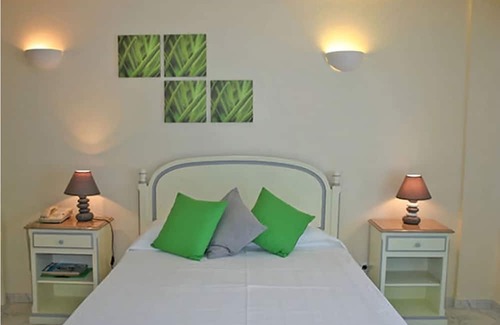 Figueiral Casa | Embark on an Algarve Adventure! Swimming Pools, Free Parking and Breakfast!