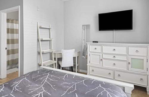 University Heights Condominio | Luxury 3 BR Condo next to Shands/ UF/ Sorority Row