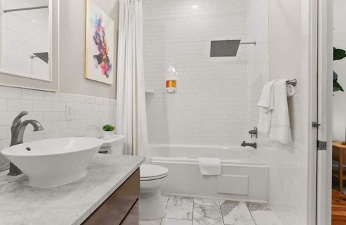 West Riverside Casa | Beautiful 3 bed 2 bath Home in Uptown New Orleans