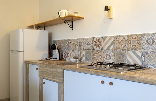 Birgi Vecchi Casa | Holiday Home 'Gl' with Private Garden, Wi-Fi and Air Conditioning