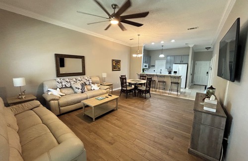Niceville Casa | Your Cozy Retreat in the Heart of Niceville - Minutes from White Sandy Beaches!