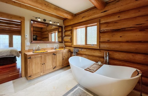 Eagle Lake Cabaña | Your Ultimate Private Getaway