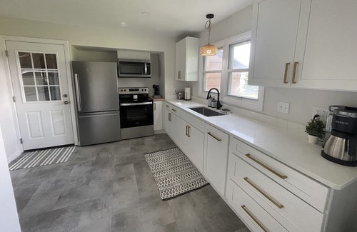 East Syracuse Casa | Private Home in the heart of East Syracuse
