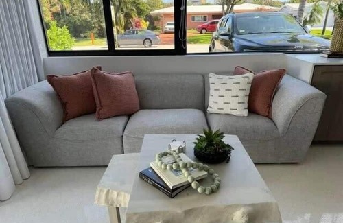 North Corals Apartamento | NEW Luxury Private Modern wPatio 1 Mi to Beach