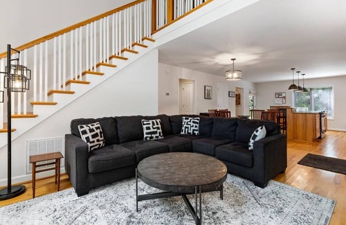 Nellysford Casa | Hemlock Hideaway with Wintergreen Advantage