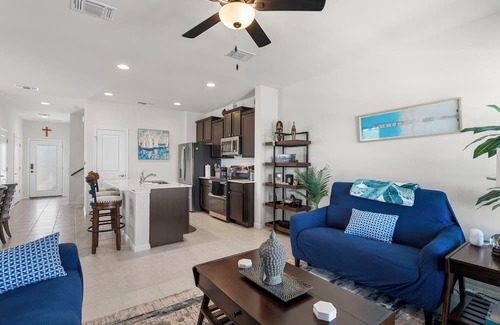 Manor Casa | Amenities of Austin minutes from Austin Bergstrom!