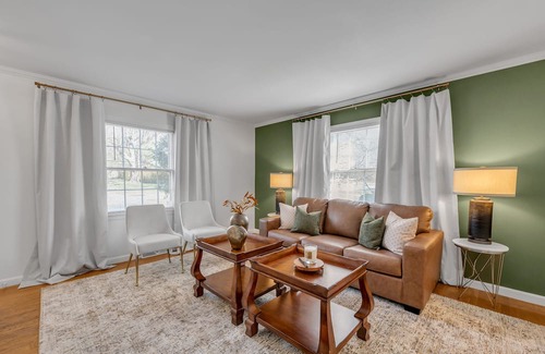 Lexington Casa | DWNTN Lex - 3bd/2ba - Lounge & Patio - Near Keeneland, UK, & KY Bourbon Trail!