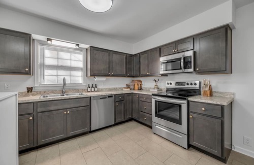 Lexington Casa | DWNTN Lex - 3bd/2ba - Lounge & Patio - Near Keeneland, UK, & KY Bourbon Trail!