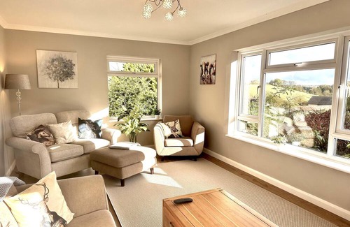 Charlton Horethorne Cabaña | Renovated Cottage in Sherborne with Stunning Views