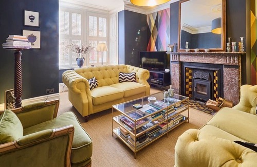 Canterbury Villa | Host & Stay | Roper Villa