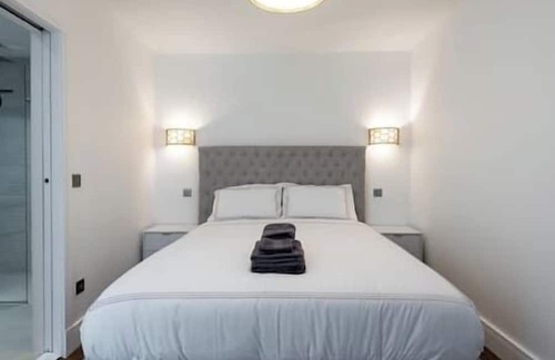 Frognal and Fitzjohns Casa | Fabulous House in Hampstead (FAV41)