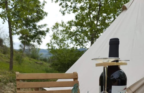Arpino Casa | 12 m2 tent equipped with a comfortable French double bed, with an internal space to relax in. The ex