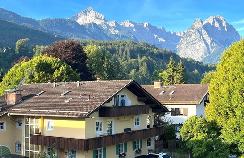Garmisch-Partenkirchen Casa | Doppelzimmer, Dusche, WC - Garnihotel Alpenhof