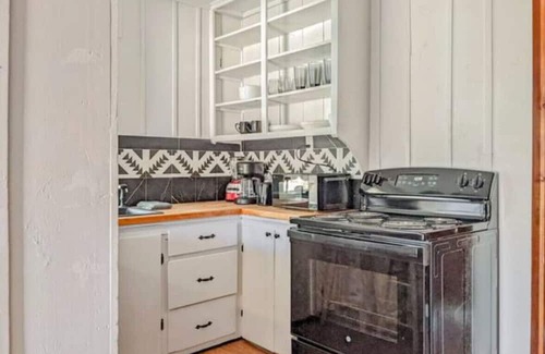 Kanab Casa | WHOLE HOTEL|Hot Tub|Hammocks|Venture Base Hotel