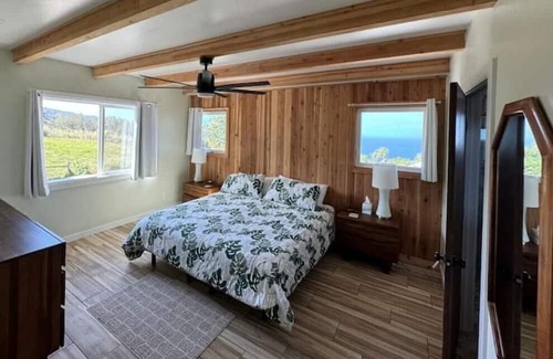 Kukuihaele Casa | River House, musical waterfalls