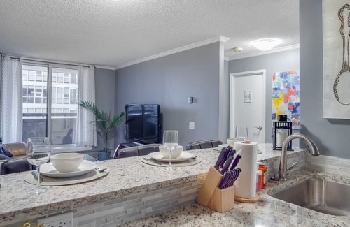 Eau Claire Condominio | Downtown Gem w/ Parking and Wifi near Tower!