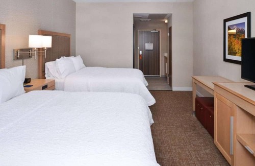 Highland Casa | Sports, shopping, and concerts in Denver!