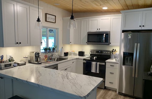 Willsboro Cabina | Cozy 3-bedroom waterfront cabin in charming Willsboro