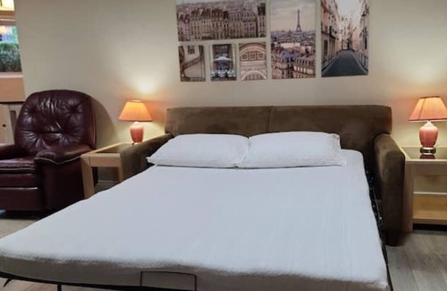 Guildford Casa | Fraser Heights Cozy Suite