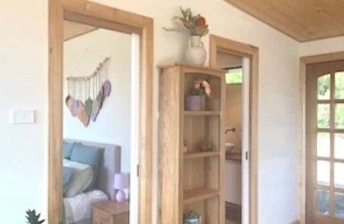Primrose Sands Cabina | Evergreen Cabin Entire cabin in Primrose Sands, Australia