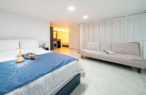 Oeseo Casa | Gapyeong Mountain High Pool Villa
