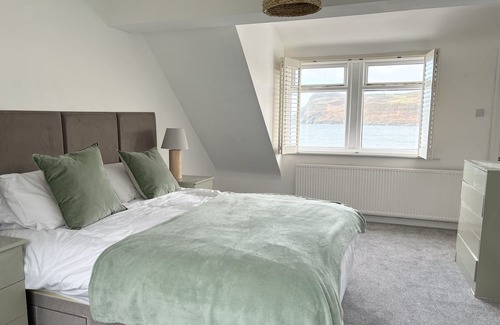 Port Erin Casa | Beach front home with garage and terrace, pet friendly