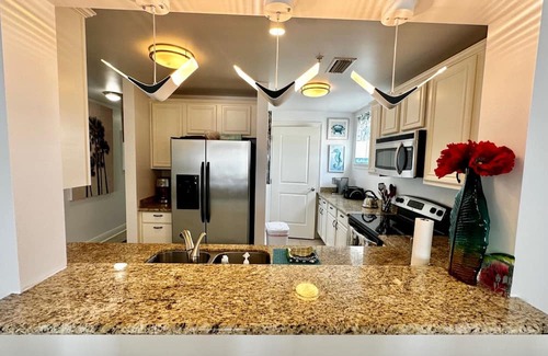 Henderson Point Apartamento | #732 Beautiful corner 2 bedroom beach front condo