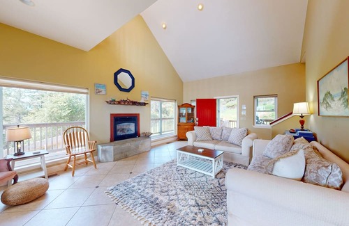 Shelter Cove Casa | Dog-friendly wave-view home with beach access, firepit, grill, & enclosed yard