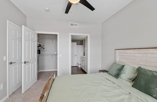 Englewood Apartamento | Adorable 1BR Englewood Apartment w/Pool & Hot Tub