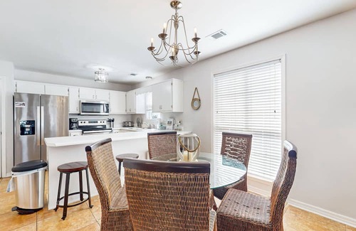 Gulfview Heights Casa | Delightful beach getaway near the shore with balcony & large yard - dog-friendly