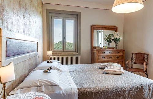 Borgo San Lorenzo Casa | Holiday Home 'Villa Porcigliano Olive Grove' with Private Terrace, Wi-Fi and Air Conditioning