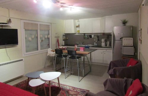 Murat-le-Quaire Apartamento | Apartment 'Rez Jardin - Terrasse Privée' with Mountain View, Shared Terrace and Wi-Fi